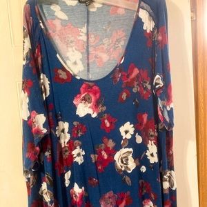 Lane Bryant size 26/28 floral short sleeve shirt